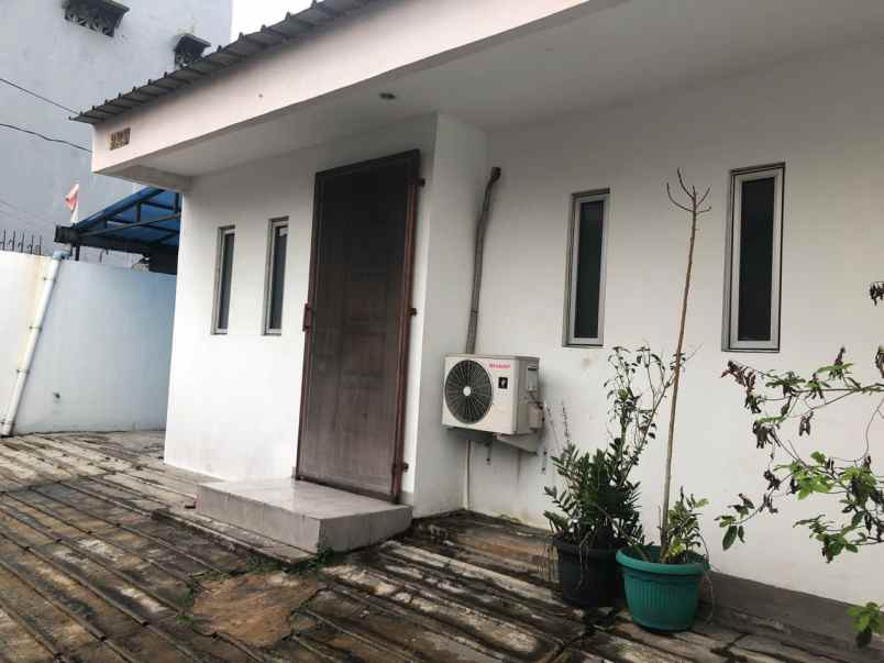 dijual rumah jl kramat