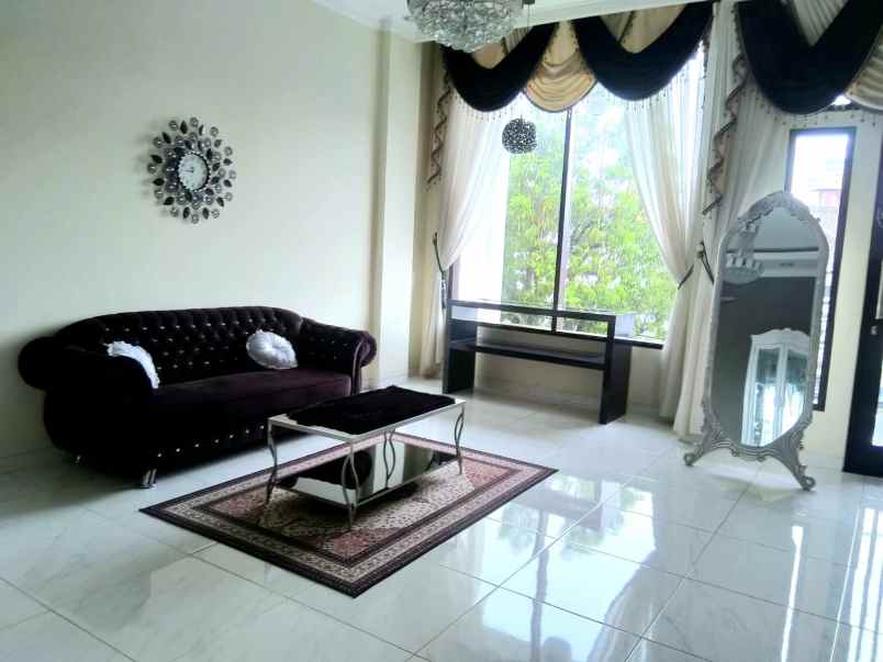 dijual rumah jl lodaya