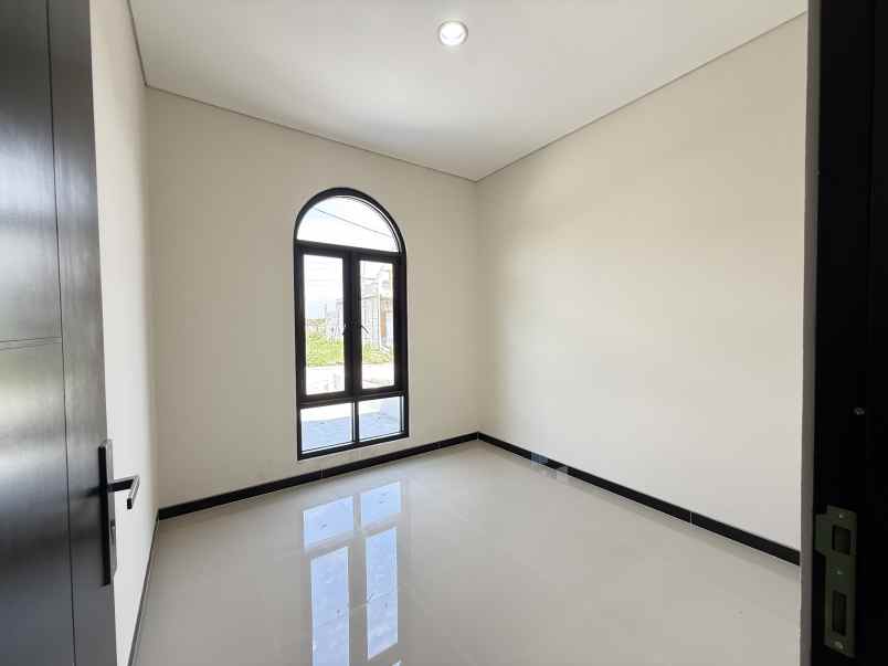 dijual rumah jl masjid sidowayah