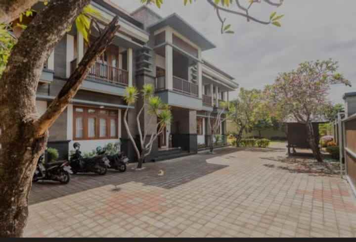 dijual rumah jl mohammad yamin renon
