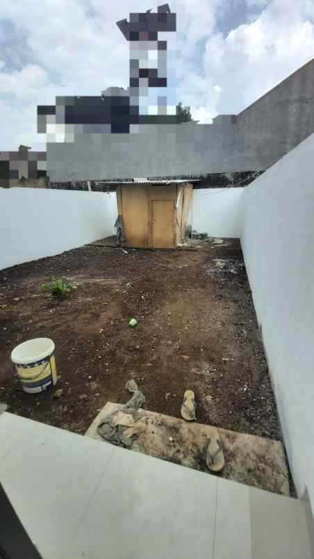 dijual rumah jl padasuka