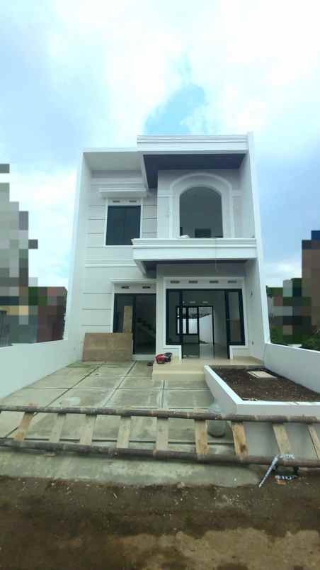 dijual rumah jl padasuka