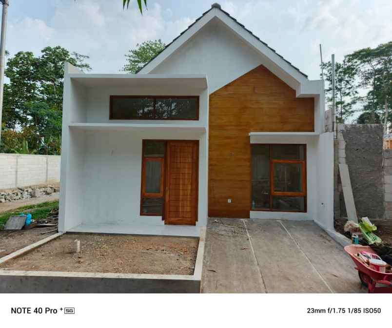 dijual rumah jl pangauban