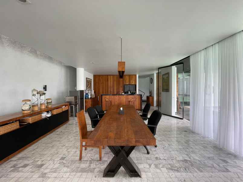 dijual rumah jl pasteur sutami