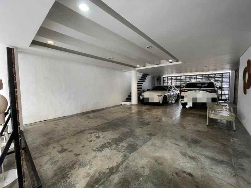 dijual rumah jl pasteur sutami