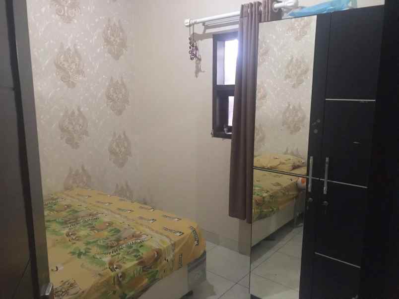 dijual rumah jl permata taman sari raya