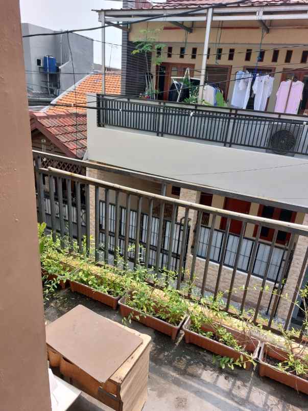 dijual rumah jl pondok bambu duren