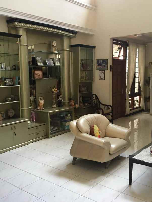 dijual rumah jl pondok dharmahusada