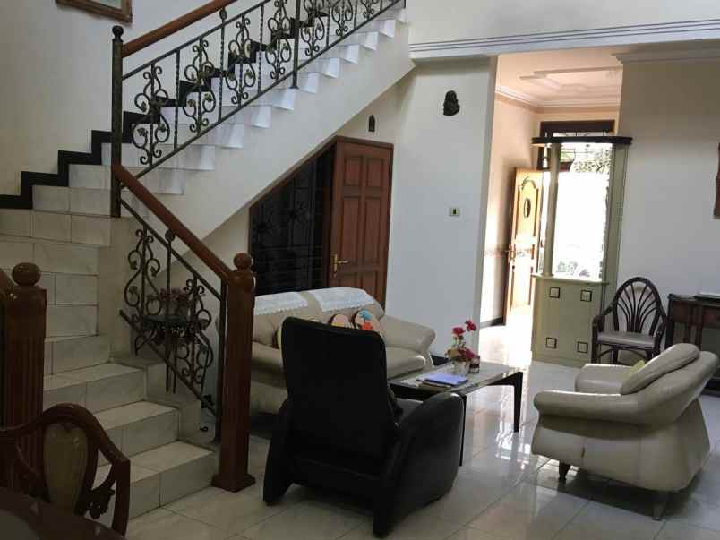 dijual rumah jl pondok dharmahusada