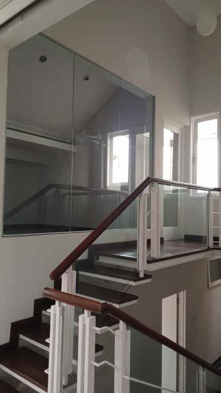 dijual rumah jl pondok hijau pondok