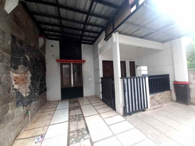 dijual rumah jl pondok kelapa duren