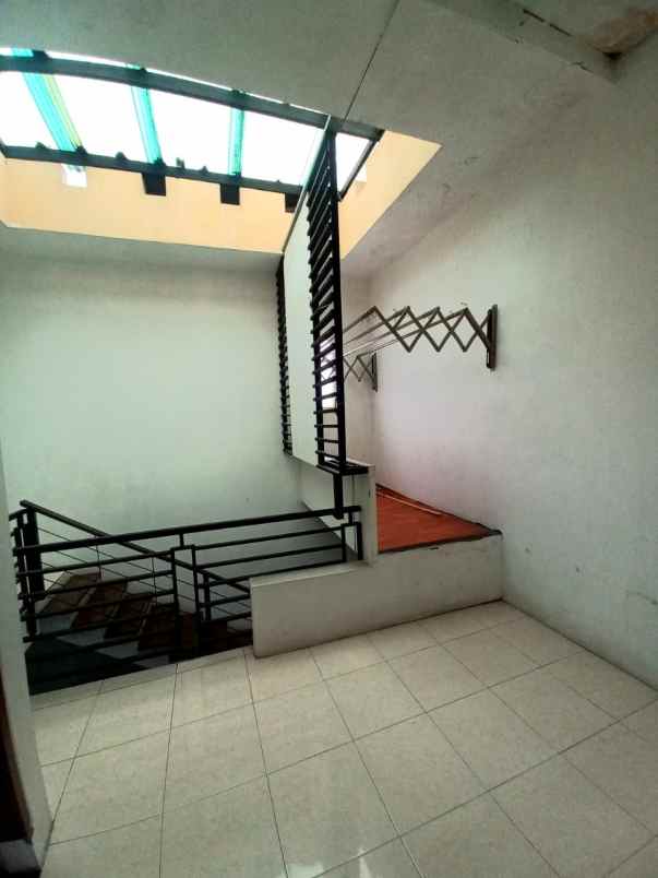 dijual rumah jl pondok kelapa duren