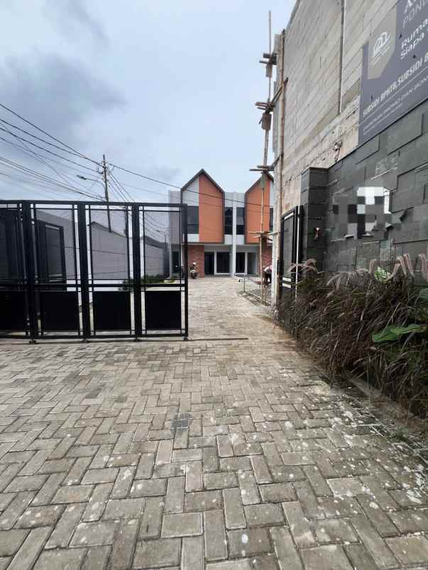 dijual rumah jl pondok kelapa raya