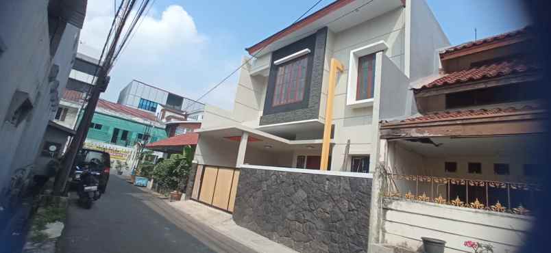 dijual rumah jl pulo asem rawamangun