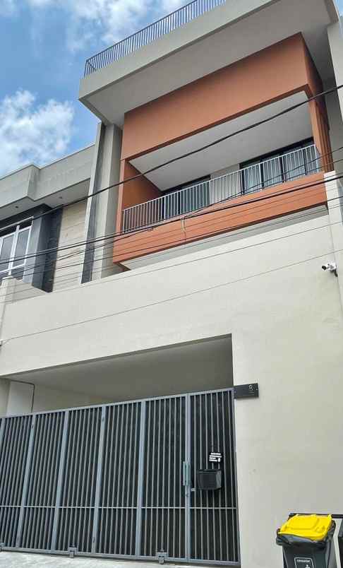 dijual rumah jl pulomas pulogadung