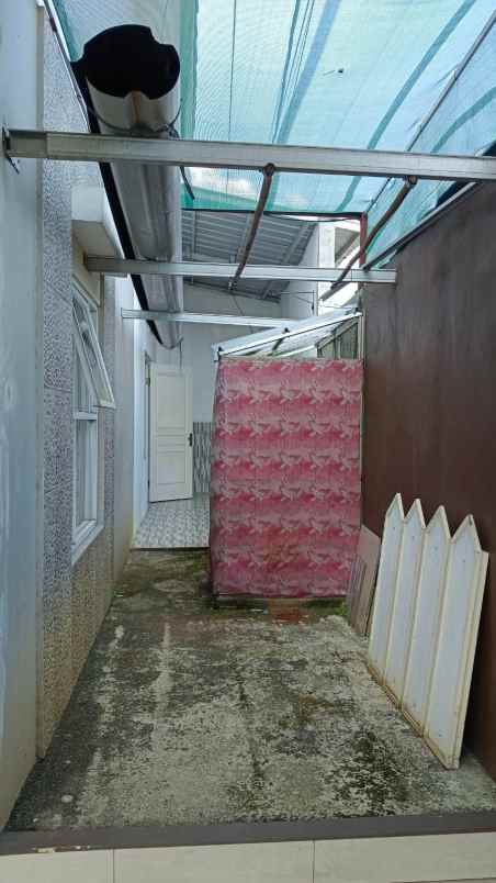 dijual rumah jl raden saleh depok