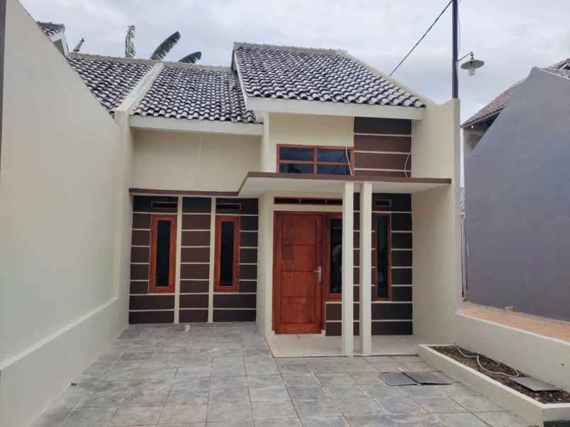 dijual rumah jl raya citayam