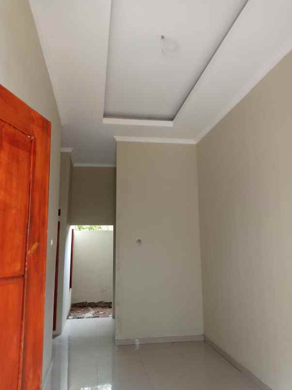 dijual rumah jl raya citayam