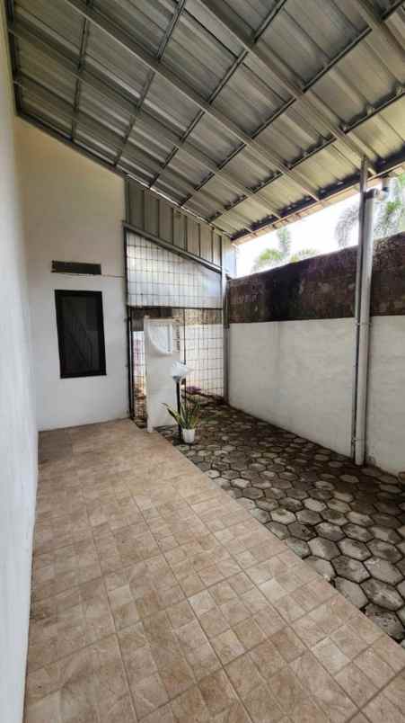 dijual rumah jl raya jakarta bogor