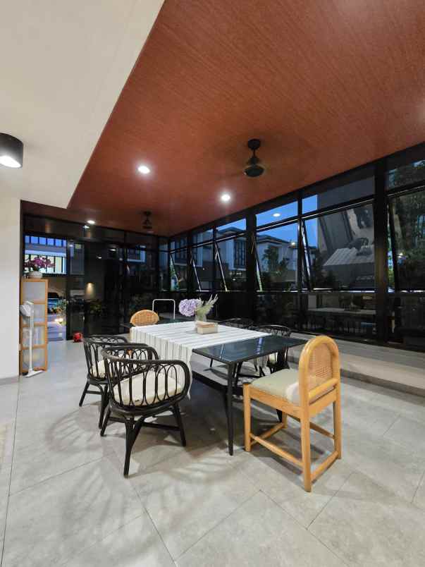 dijual rumah jl raya jakarta garden