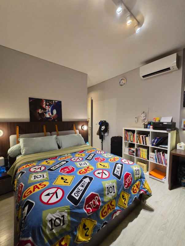 dijual rumah jl raya jakarta garden