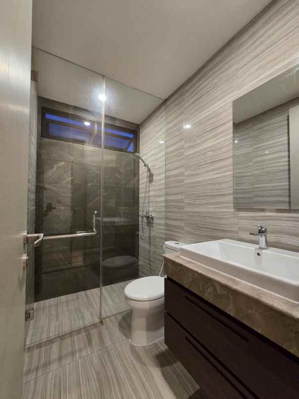 dijual rumah jl raya jakarta garden