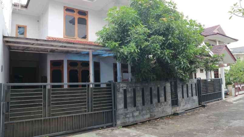 dijual rumah jl raya jatiwaringin