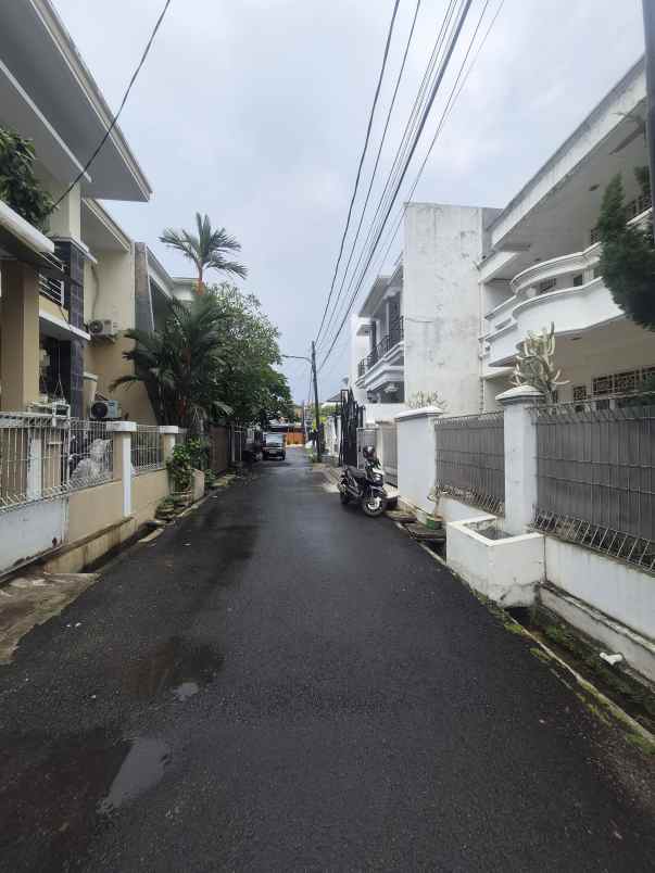 dijual rumah jl raya komplek al duren