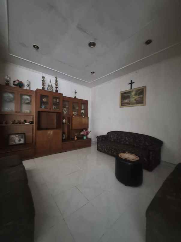 dijual rumah jl raya komplek al duren