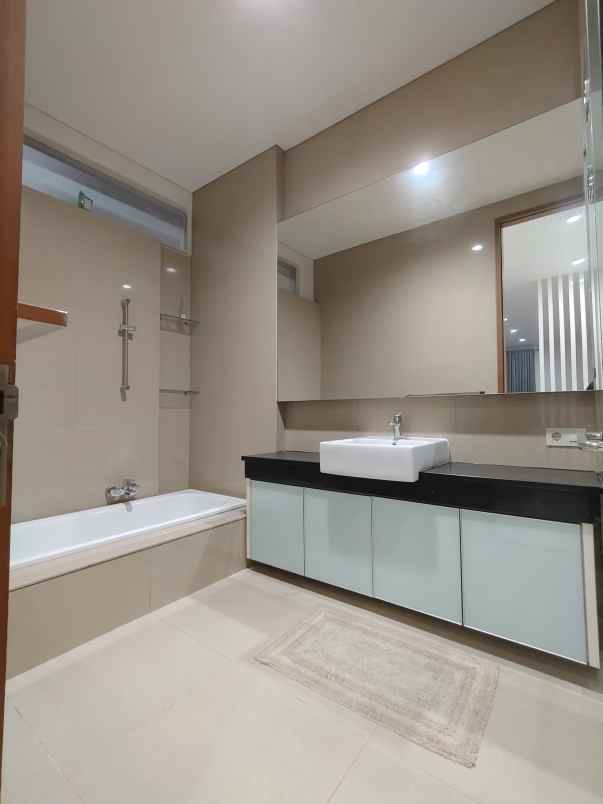 dijual rumah jl raya komplek cempaka