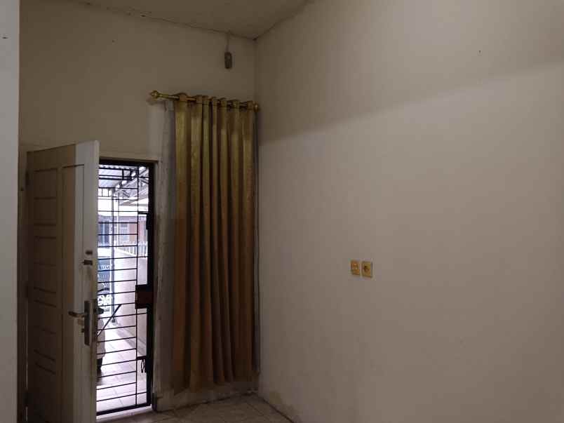 dijual rumah jl sersan anwar bay