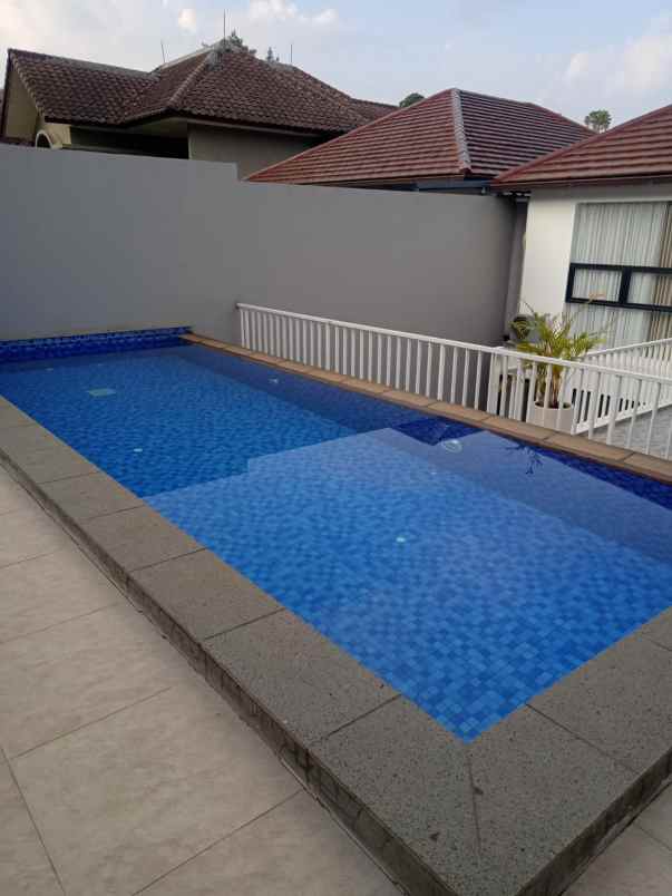 dijual rumah jl setiabudi