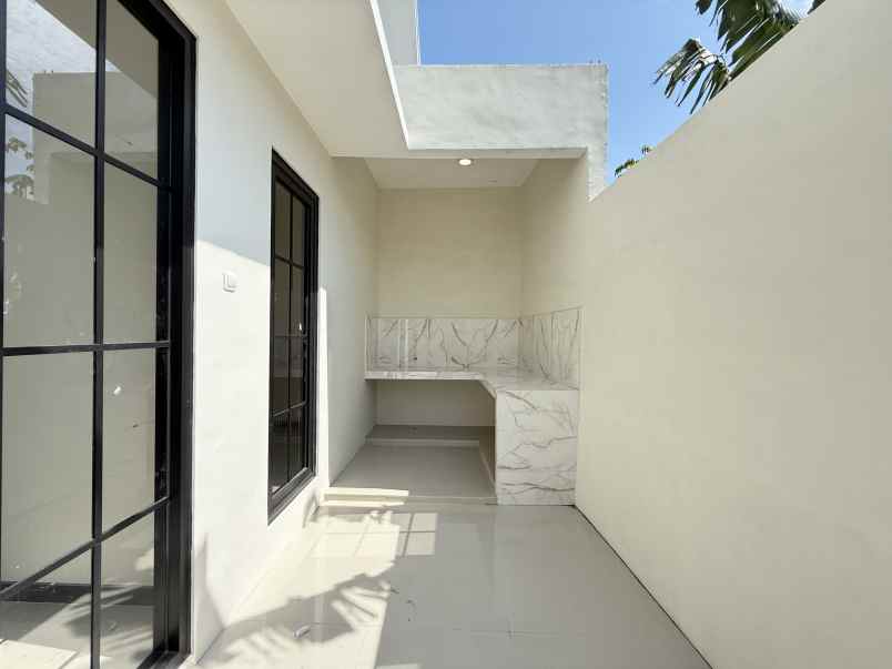 dijual rumah jl sidowayah kolursari