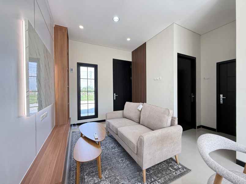 dijual rumah jl sidowayah kolursari