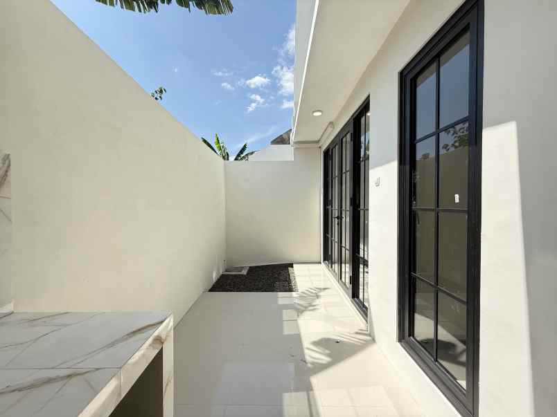 dijual rumah jl sidowayah kolursari