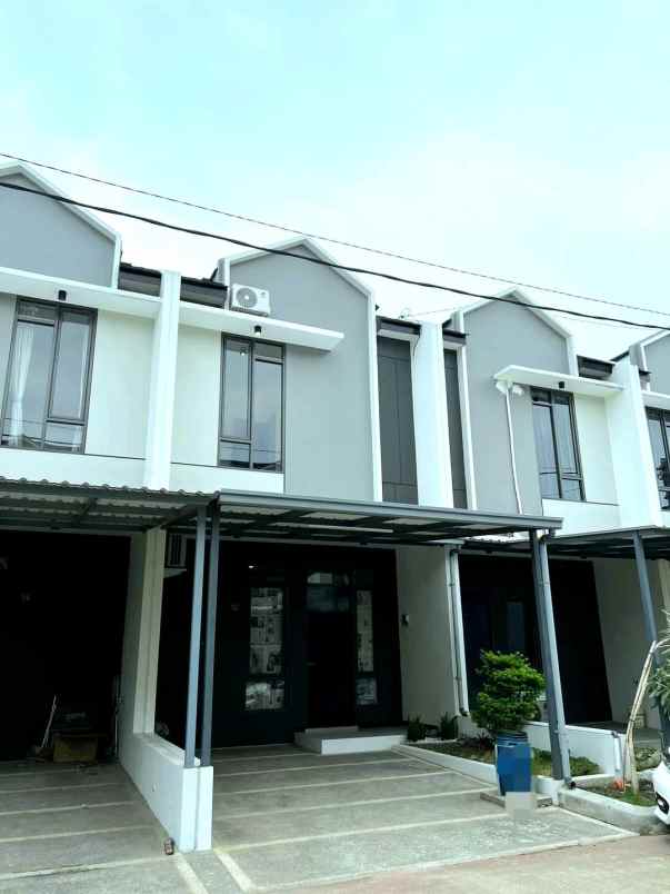 dijual rumah jl taman kopo