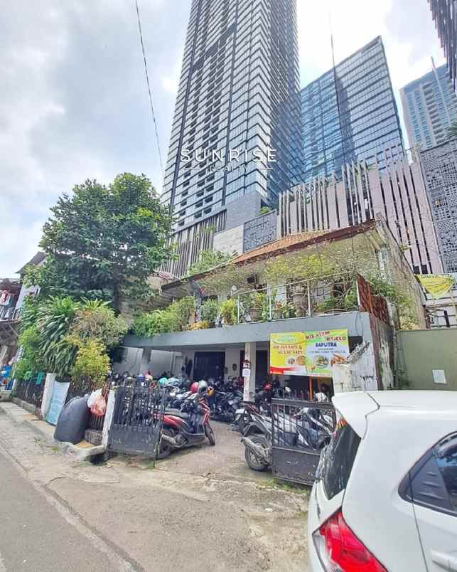 dijual rumah jl tulodong senopati