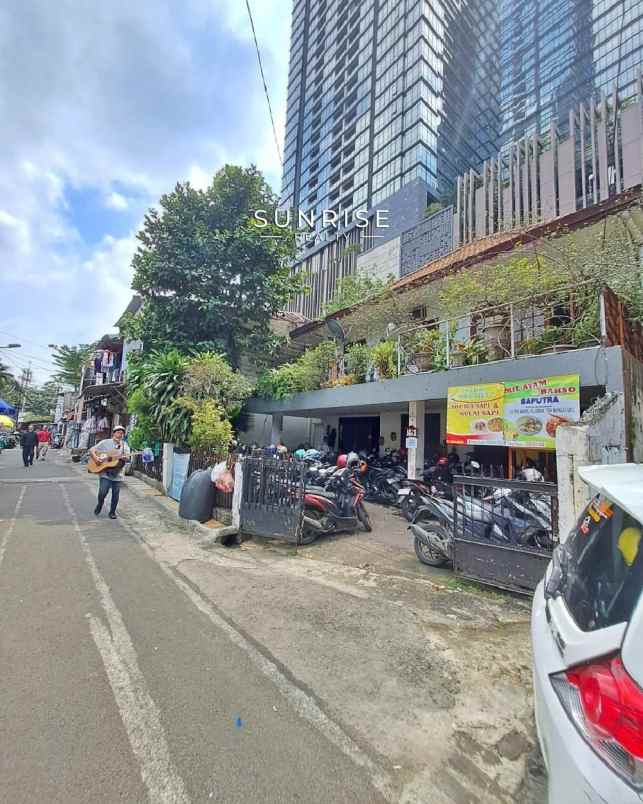 dijual rumah jl tulodong senopati