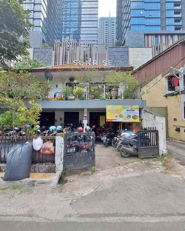 dijual rumah jl tulodong senopati