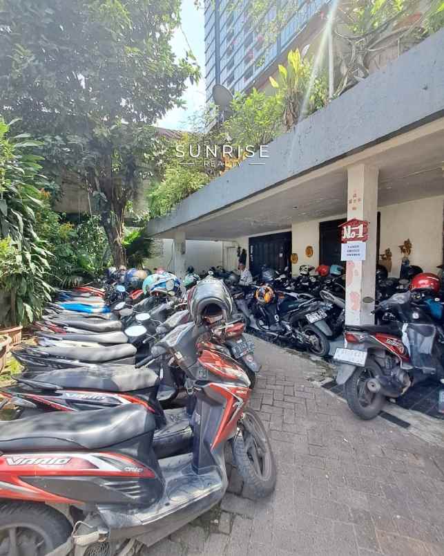 dijual rumah jl tulodong senopati