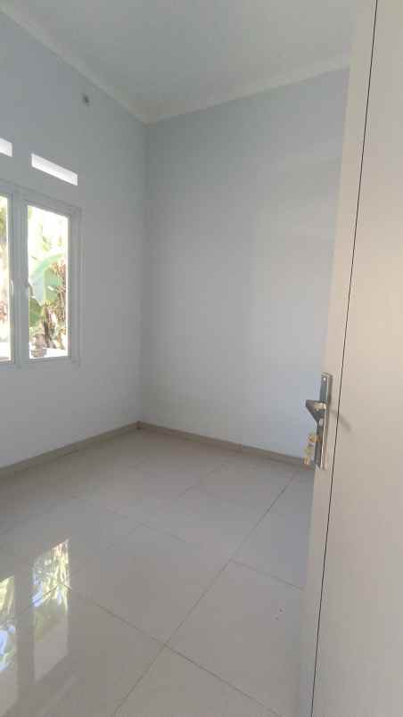 dijual rumah jl untung suropati