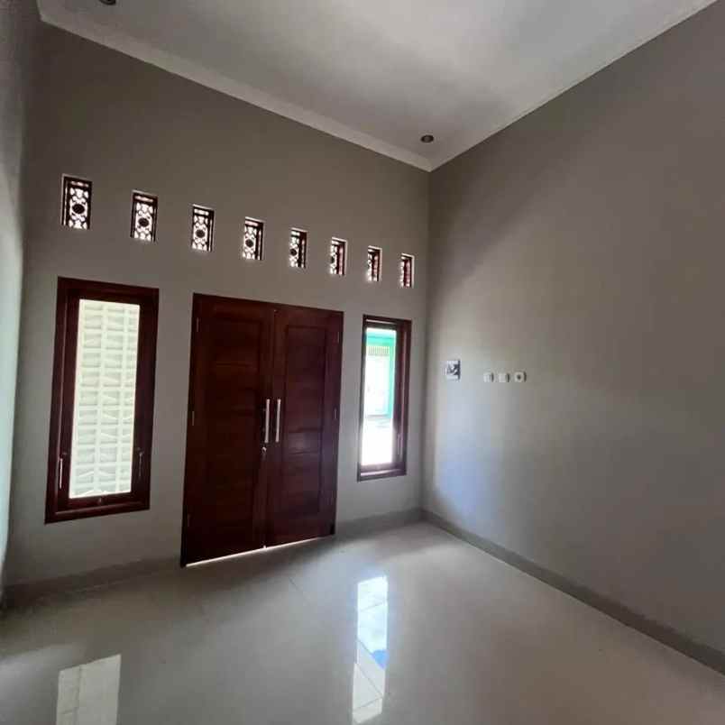 dijual rumah jl wates km 8 jogja