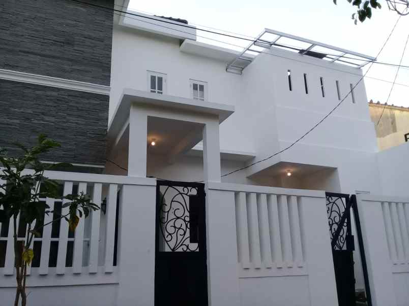 dijual rumah jln buaran raya duren