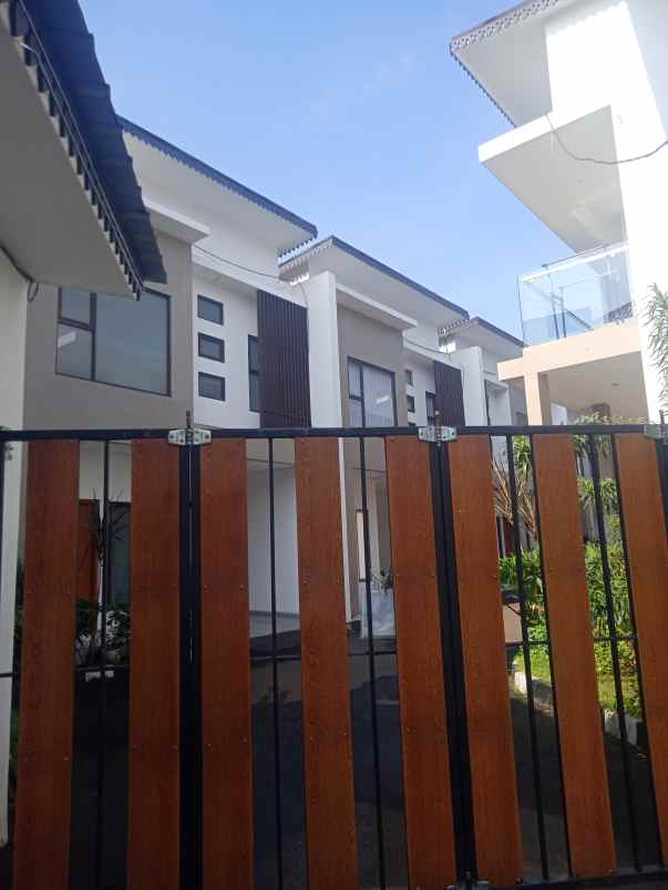 dijual rumah jln h simang jagakarsa