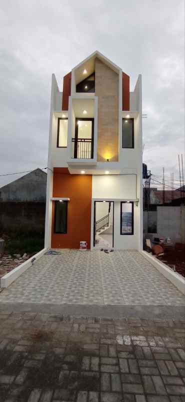 dijual rumah jln raya cilangkap baru