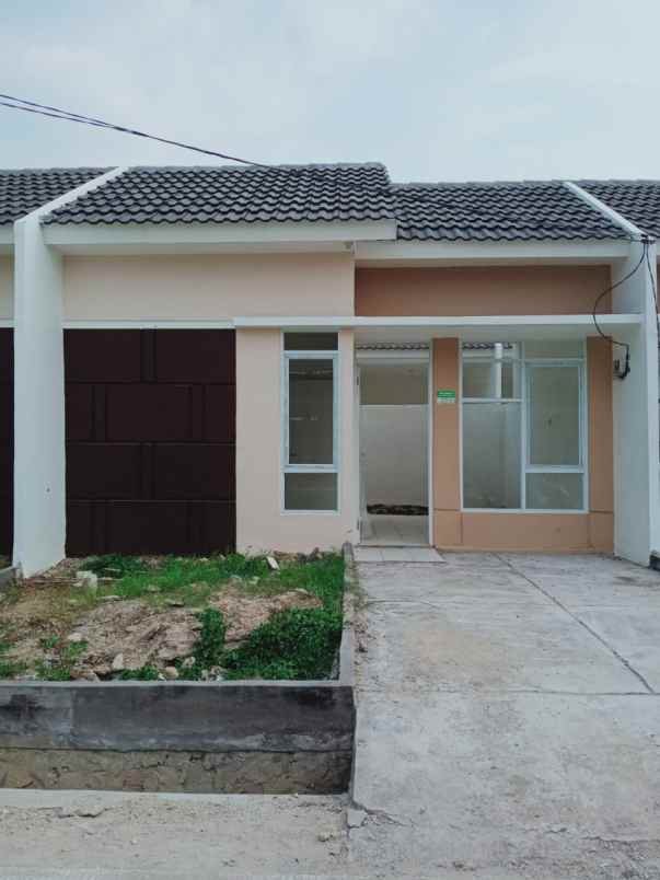 dijual rumah jln raya klpanunggal