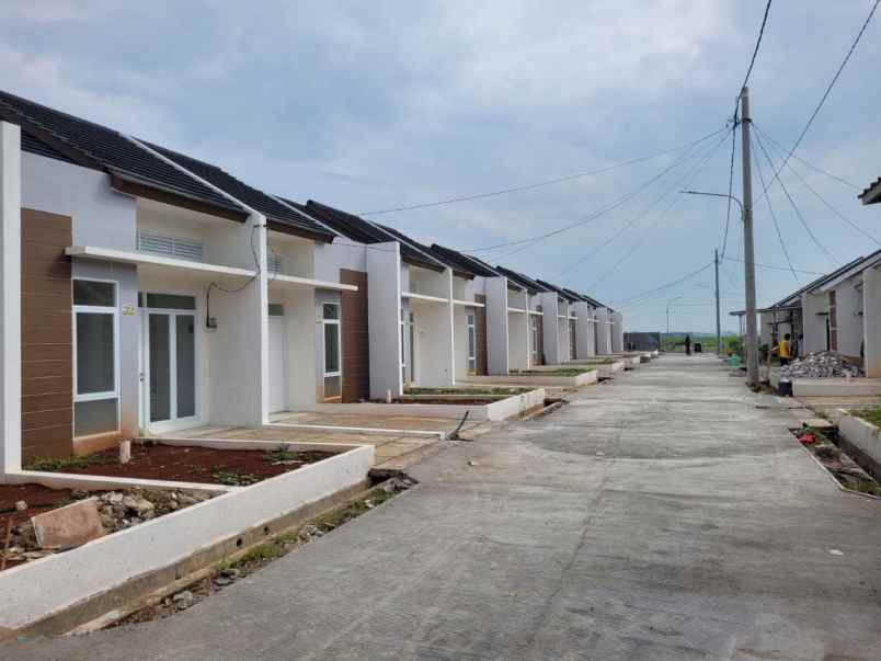 dijual rumah jln raya klpanunggal