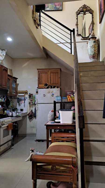 dijual rumah jln raya kukusan depok