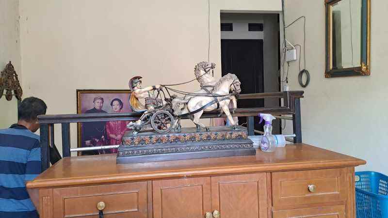 dijual rumah jln raya kukusan depok