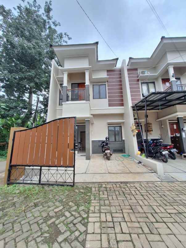 dijual rumah jln salak pamulang